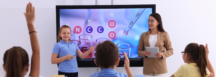 Why Your Classroom Needs a Collaborative Touchscreen This School Year
